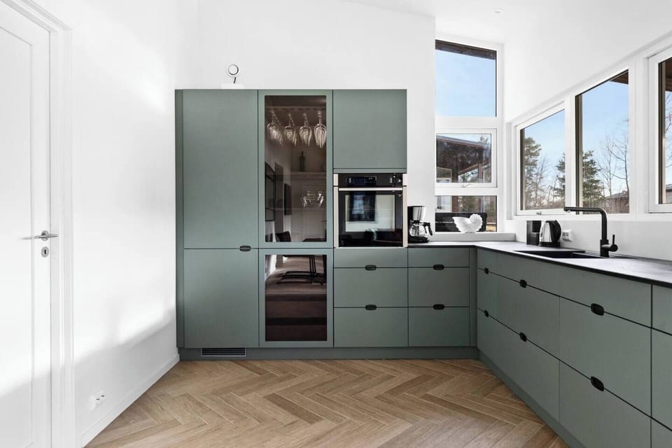 Cottage | Private kitchen | Coffee/tea maker, fridge, microwave, oven