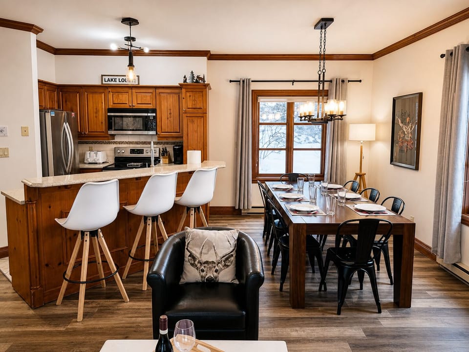 Kitchen / Dining area