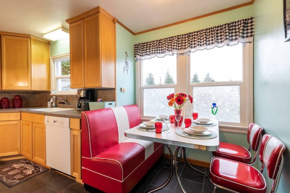 Quaint kitchen nook