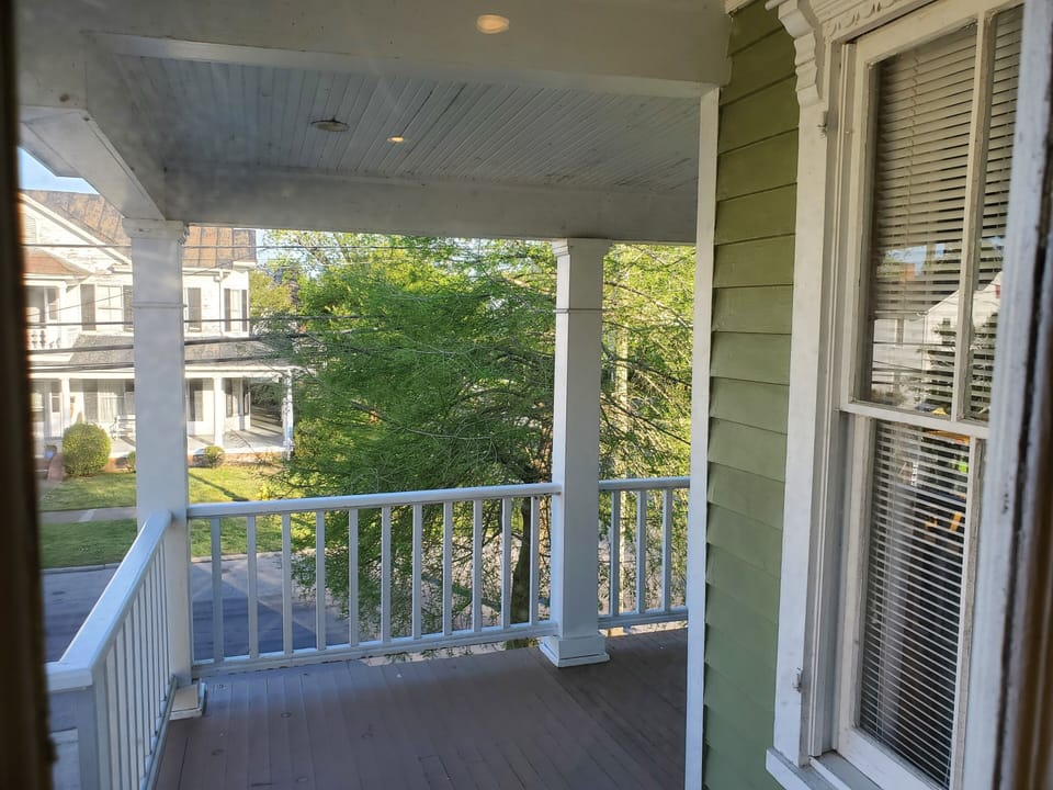 2nd story porch