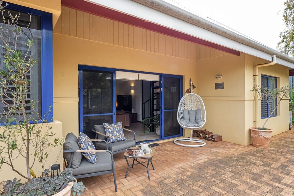 Front porch seating area
