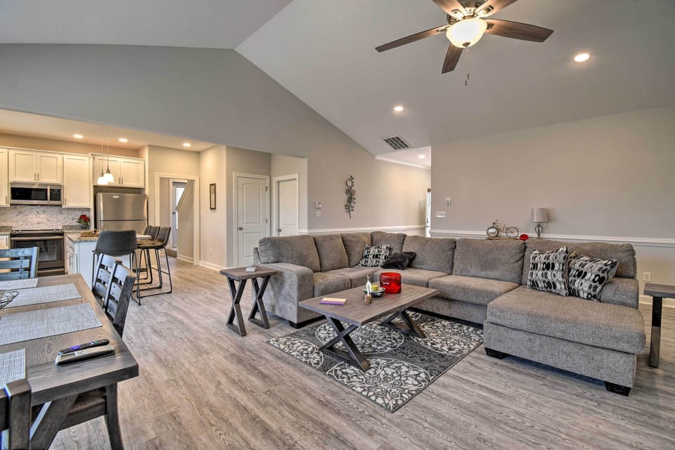 Living Room | Open Concept Layout