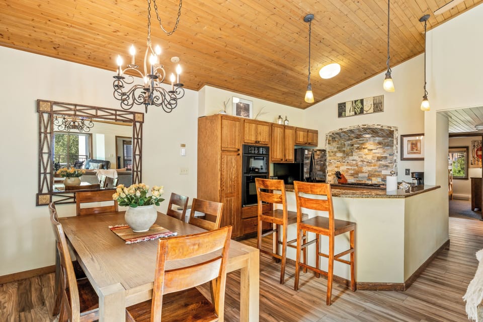 Dining Area/Kitchen