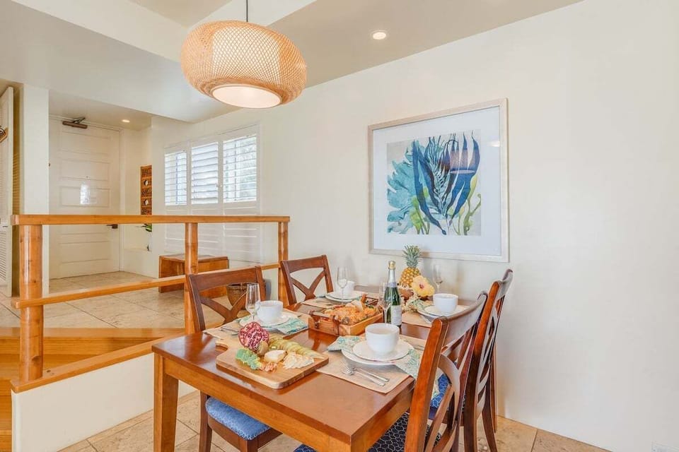 Dine in style with natural light and thoughtful details that make every meal memorable.
