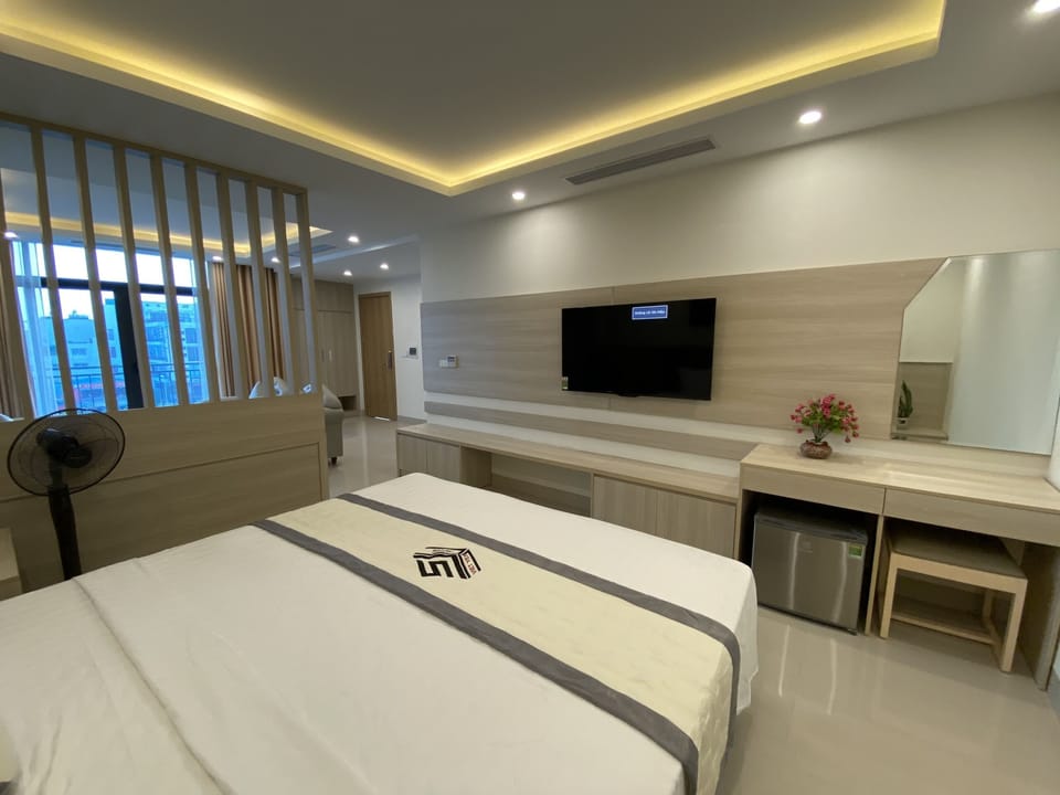 Premium bedding, pillowtop beds, minibar, individually decorated