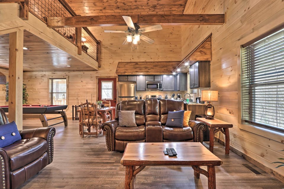Living Area | Free WiFi | Air Conditioning