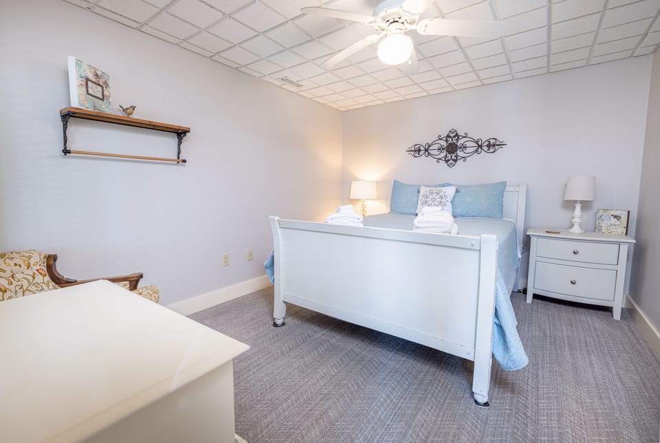 Bedroom 4 (King bed with private full bathroom)