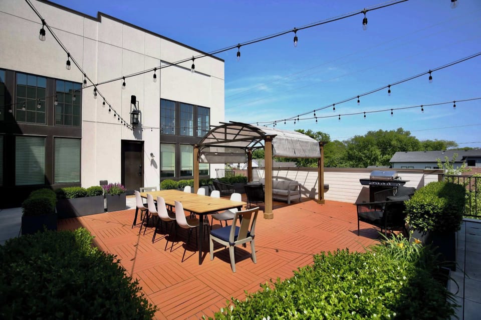 This shared courtyard is the perfect place to soak up some sun and spend some time outside!