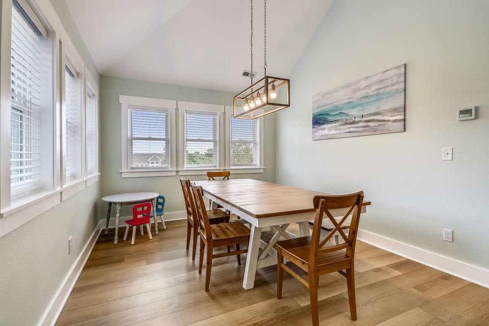 CC273: Blue Skies | Top Level Dining Area