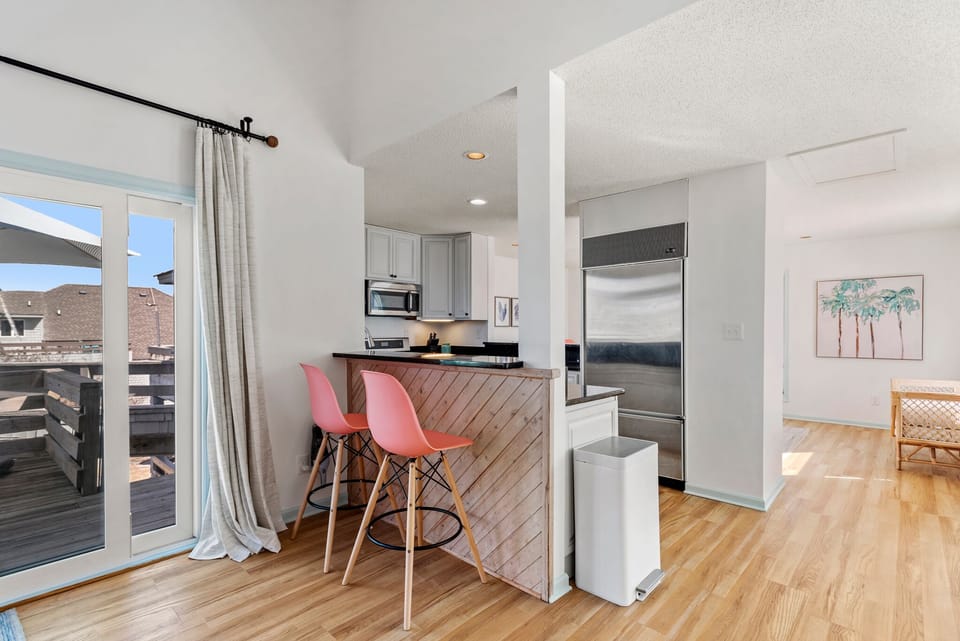CL622: Carr'd Aweigh | Top Level Living Area and Kitchen