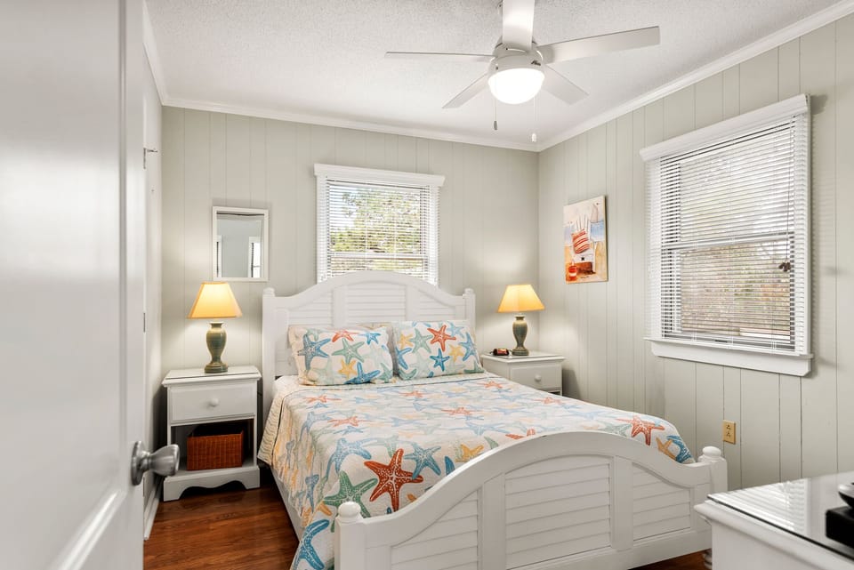 DU301: A Shore Thing In Duck l Mid Level Bedroom 1
