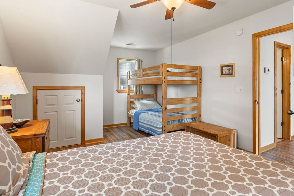 GR3333: Teacher's Lair l Top Level Bedroom 4