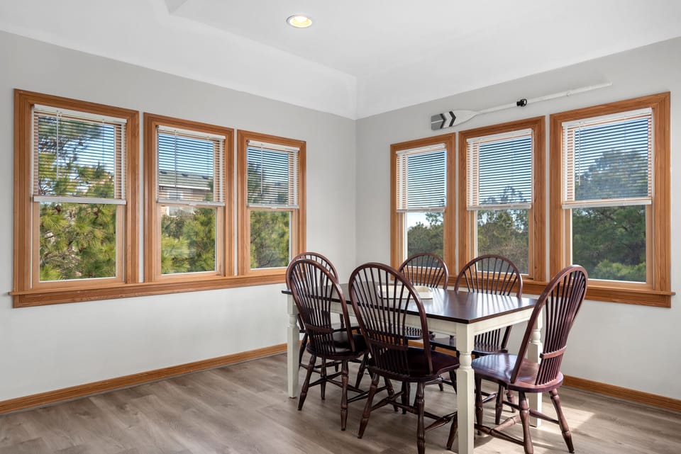 M863: Holiday House | Top Level Dining Area