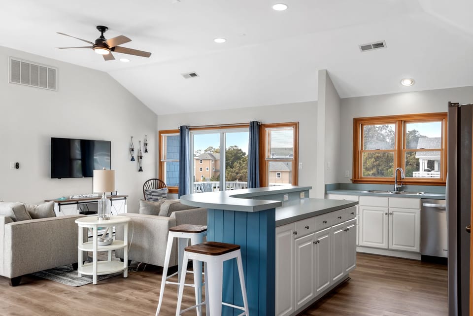 M863: Holiday House | Top Level Living Area and Kitchen