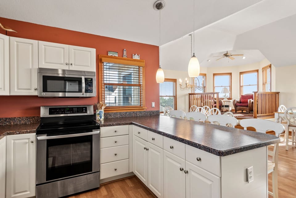 OH71: Carolina Daydreamin' l Top Level Kitchen