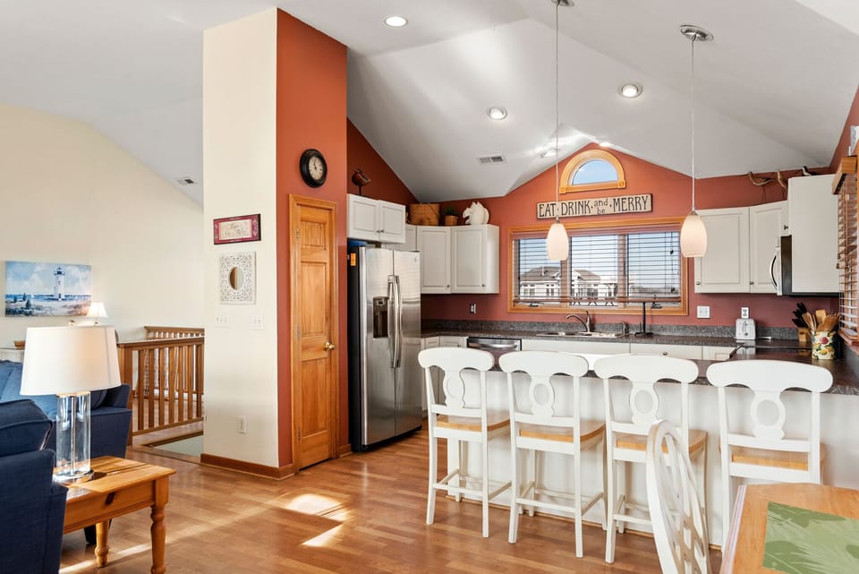 OH71: Carolina Daydreamin' l Top Level Kitchen