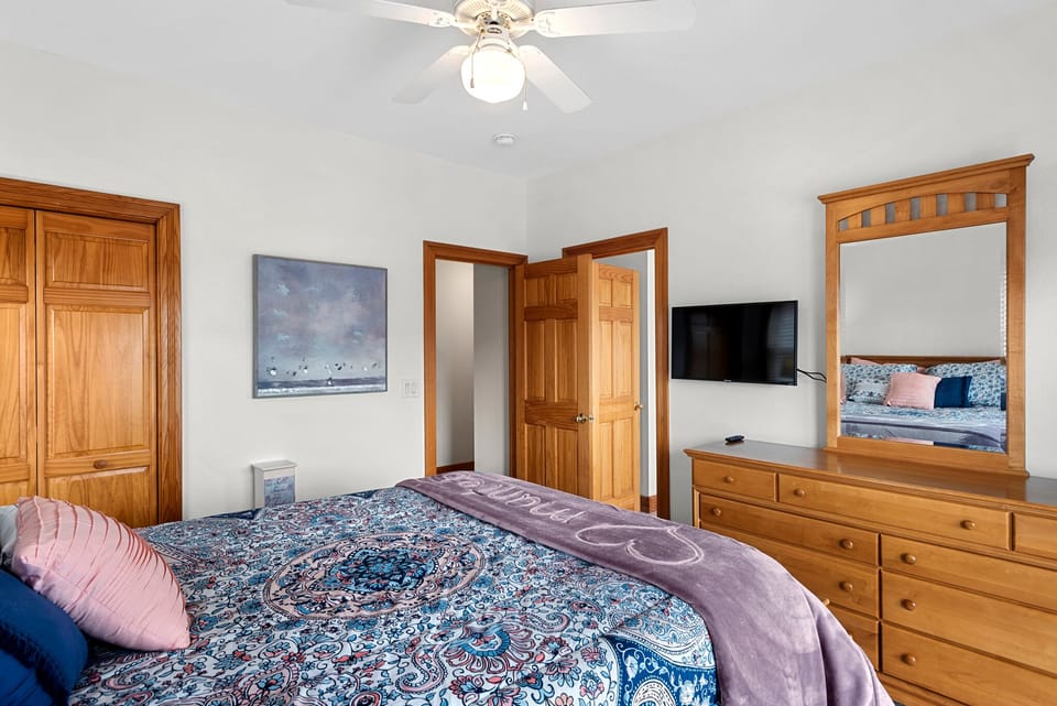 SBC503: North Bay Retreat l Bedroom 1