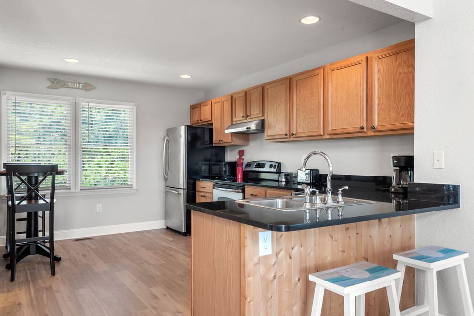 SR406: Jumbo's Hideout l Top Level Kitchen