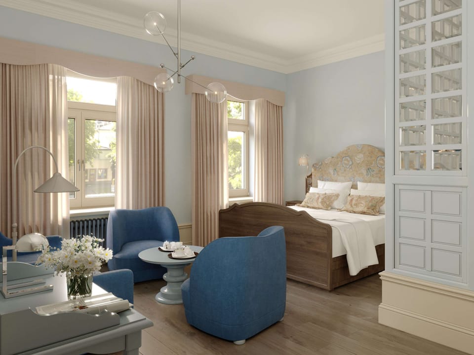Premium bedding, in-room safe, individually decorated