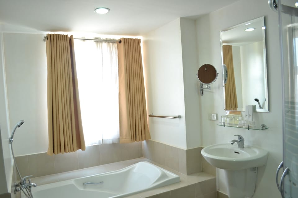 Free toiletries, hair dryer (on request), bidet, towels