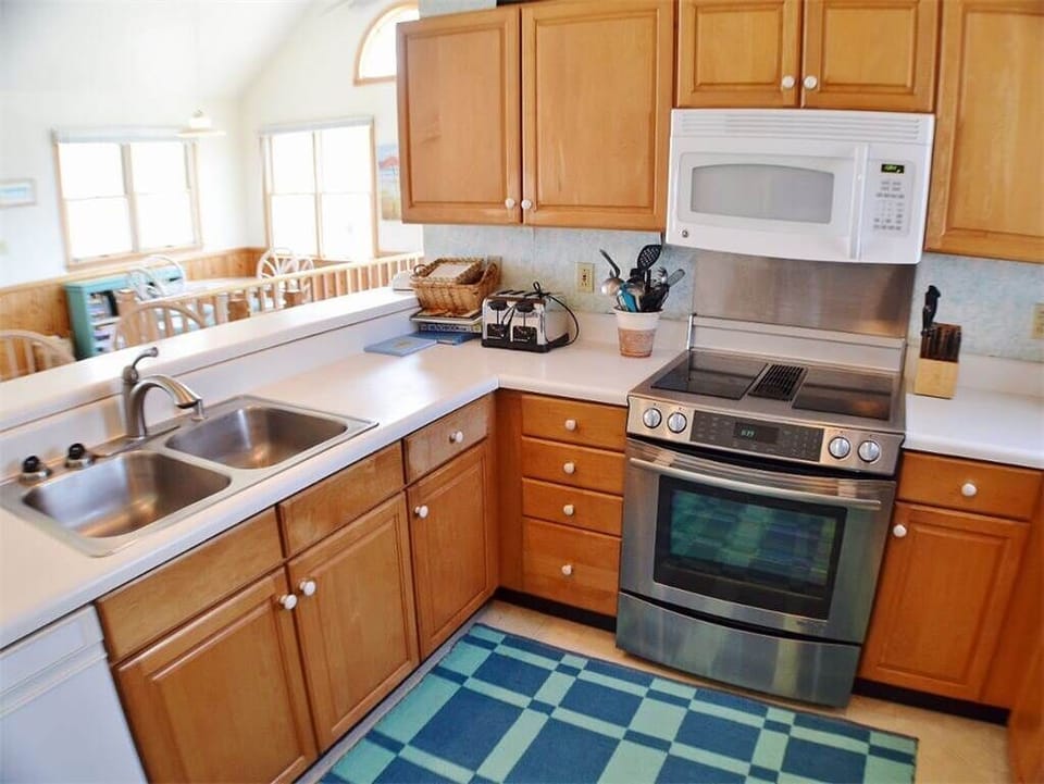 SN221 Peterson Kitchen 3