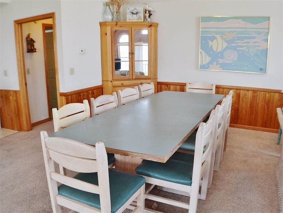SN221 Peterson Dining Area