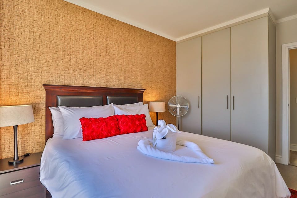 Apartment (2 Bedrooms) | 2 bedrooms, in-room safe, individually decorated, individually furnished