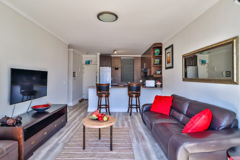 Apartment (2 Bedrooms) | Living area | 32-inch flat-screen TV with digital channels, TV, Netflix