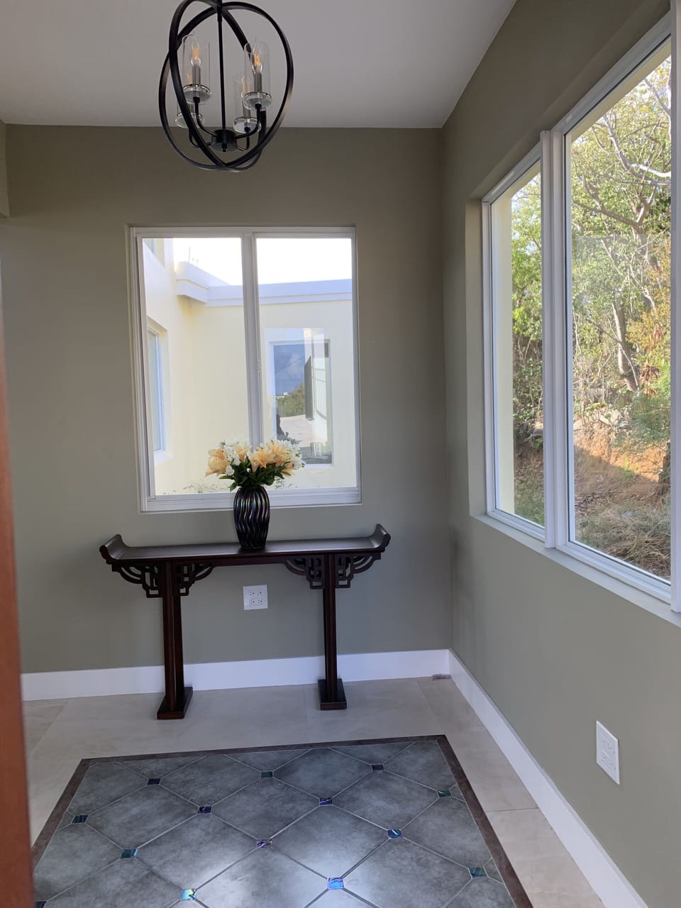 WELCOMING ENTRANCE FOYER AREA