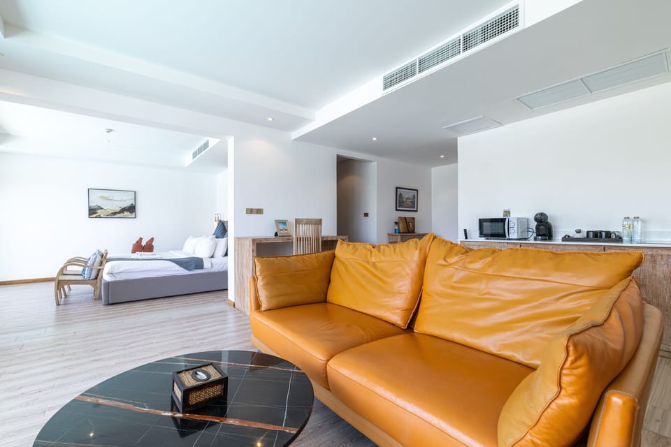Royal Suite 1 Bedroom | Egyptian cotton sheets, premium bedding, down comforters, pillowtop beds