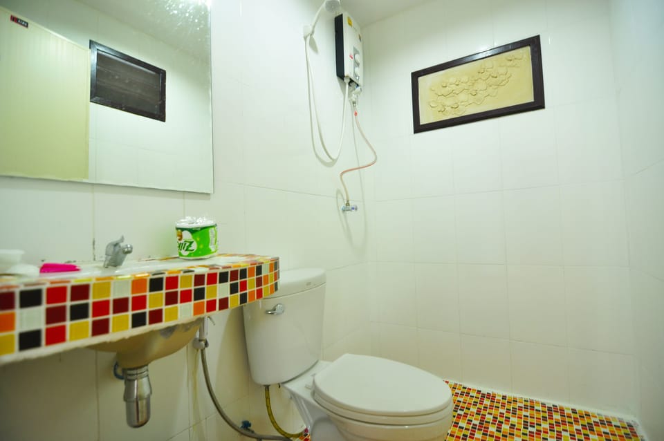 Shower, towels