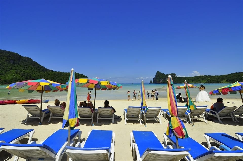 Beach nearby, beach umbrellas, beach bar, fishing