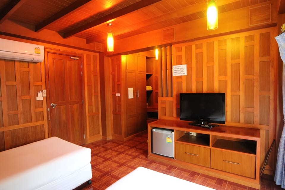 In-room safe, free WiFi