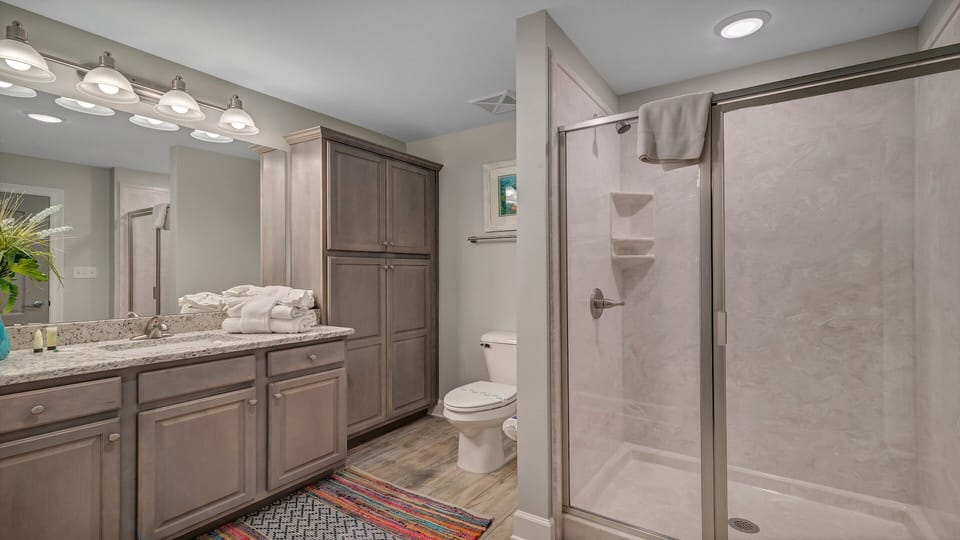 2nd Bedroom and Hall Bathroom