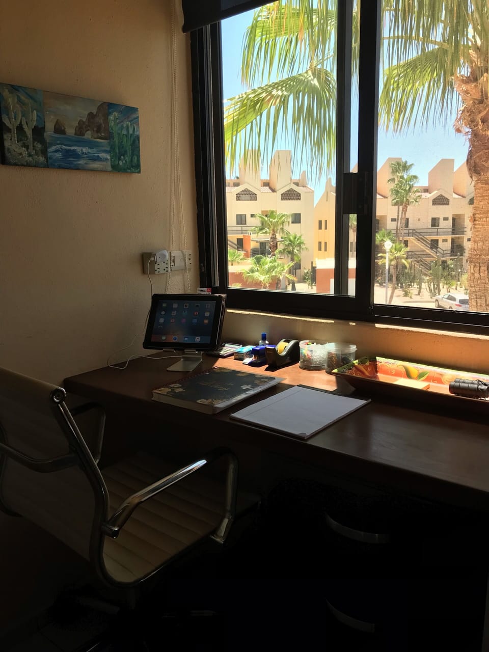 iPad workstation with WiFi 