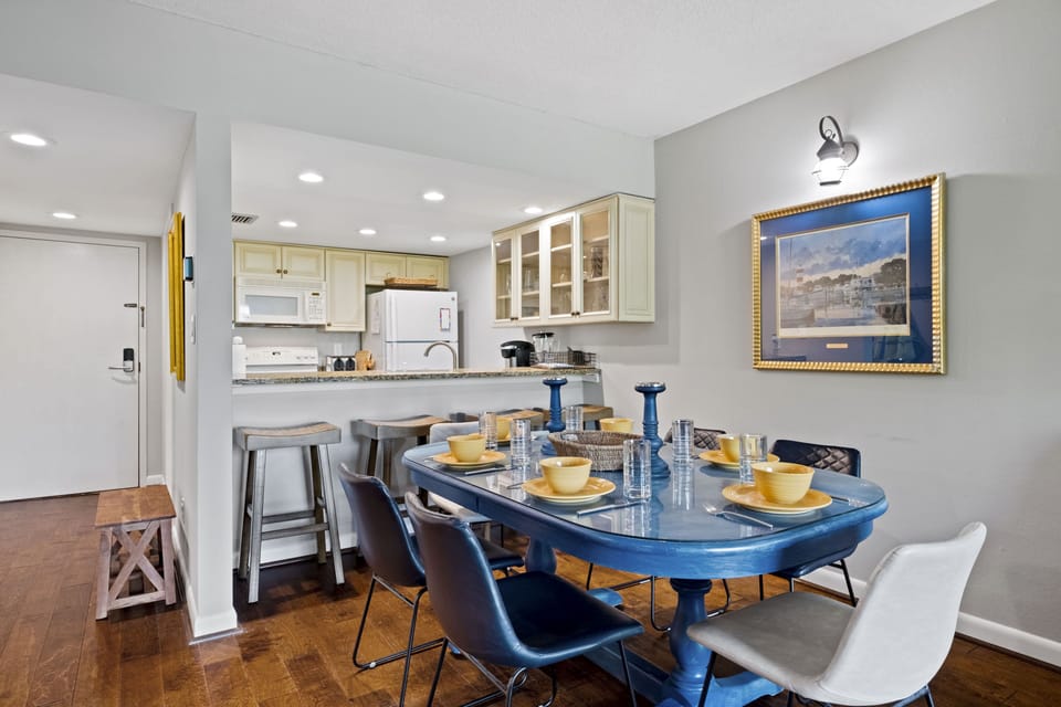 Main Living Space | Free WiFi