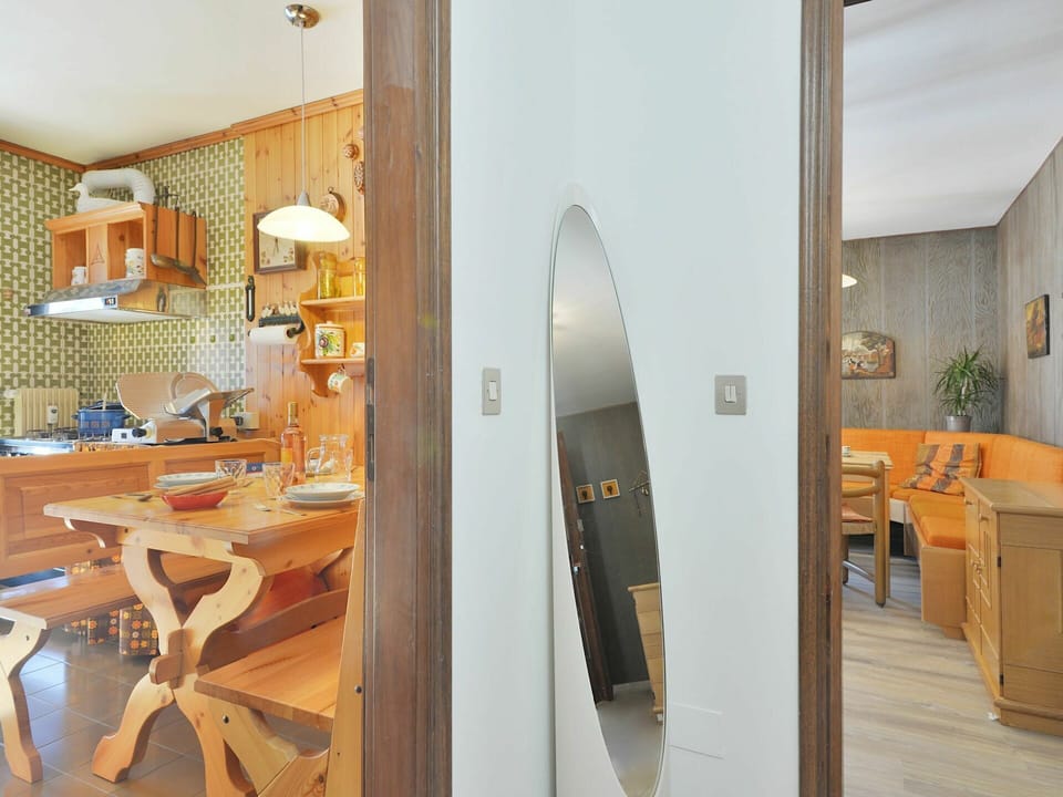 Building, Furniture, Plant, Table, Wood, Lighting, Interior Design, Countertop, Flooring, Floor