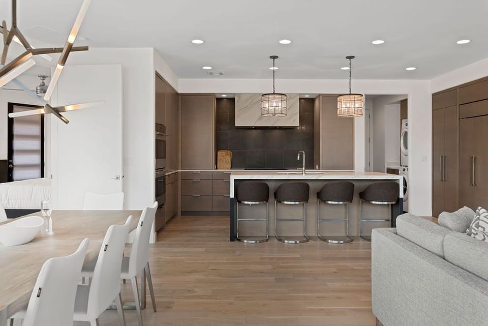 House, 4 Bedrooms | Private kitchen | Fridge, oven, coffee/tea maker, toaster