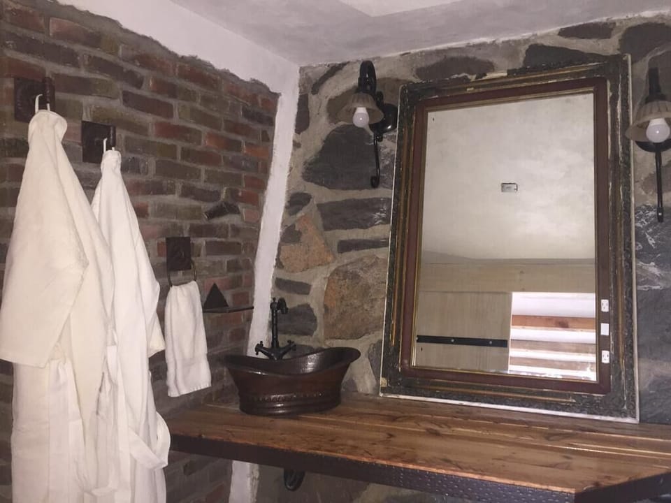 Shower, free toiletries, hair dryer, bathrobes