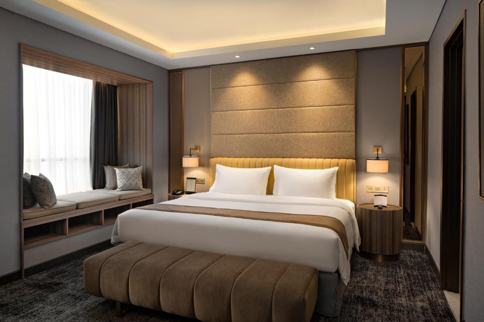Premium bedding, minibar, in-room safe, desk