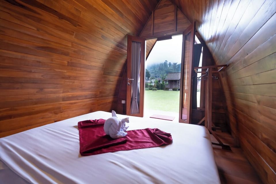 Lumbung Room | Desk, blackout drapes, free WiFi