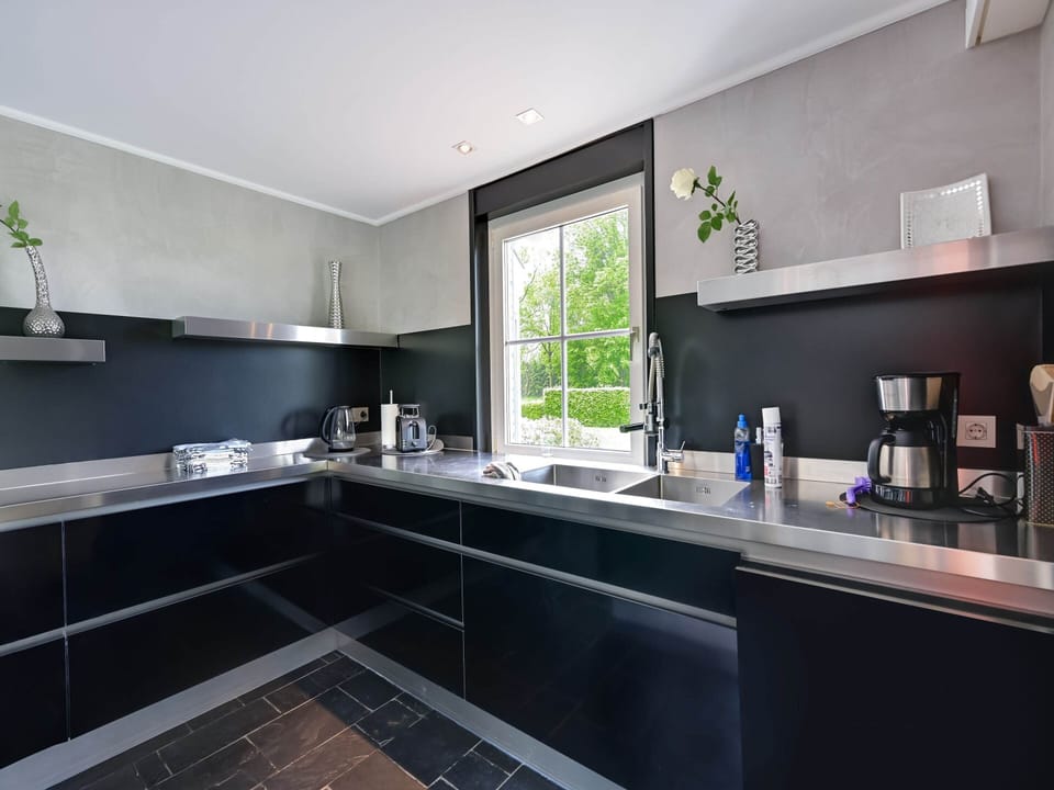 Villa | Private kitchen | Microwave