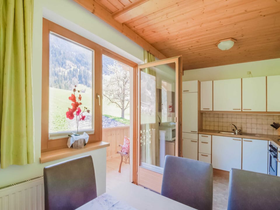 Apartment | Dining