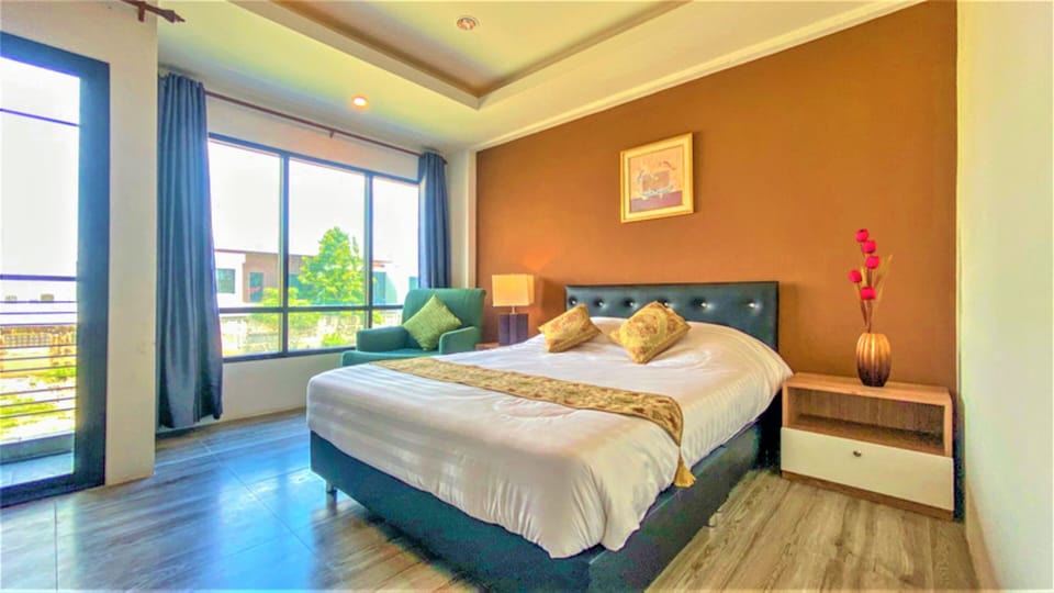 Deluxe Room | Minibar, desk, free WiFi, bed sheets