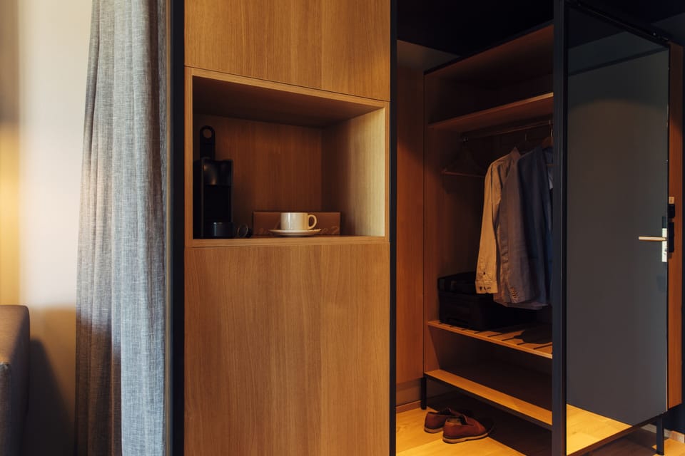 Standard Room | Hypo-allergenic bedding, in-room safe, desk, laptop workspace