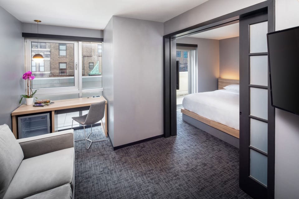 Superior Suite | Premium bedding, in-room safe, desk, laptop workspace