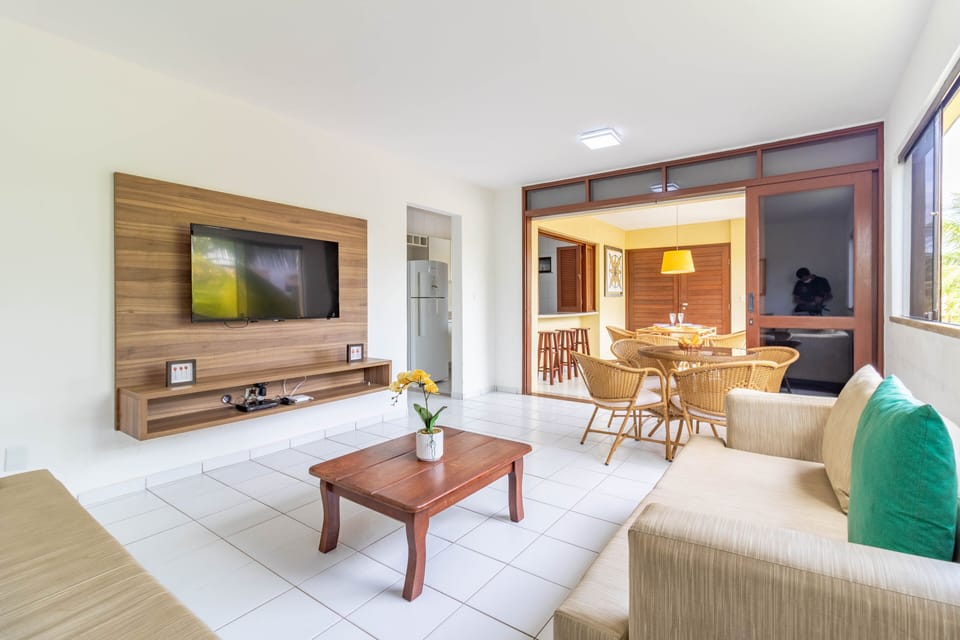 Apartment | Living area | 42-inch TV with cable channels