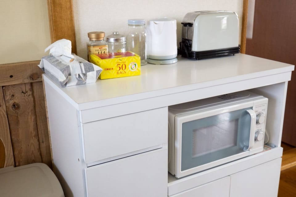Microwave, electric kettle