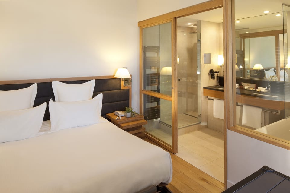 Superior Double Room, Sea View | Minibar, desk, blackout drapes, soundproofing