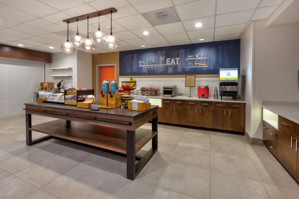 Free daily buffet breakfast